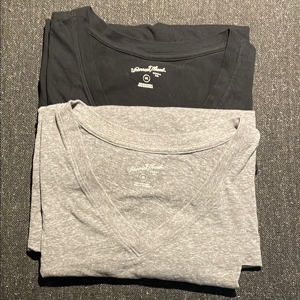 Universal Thread V neck tees 🌸